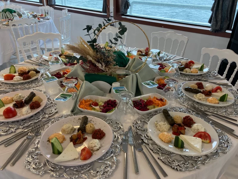 Boğazda Yemek  Turu