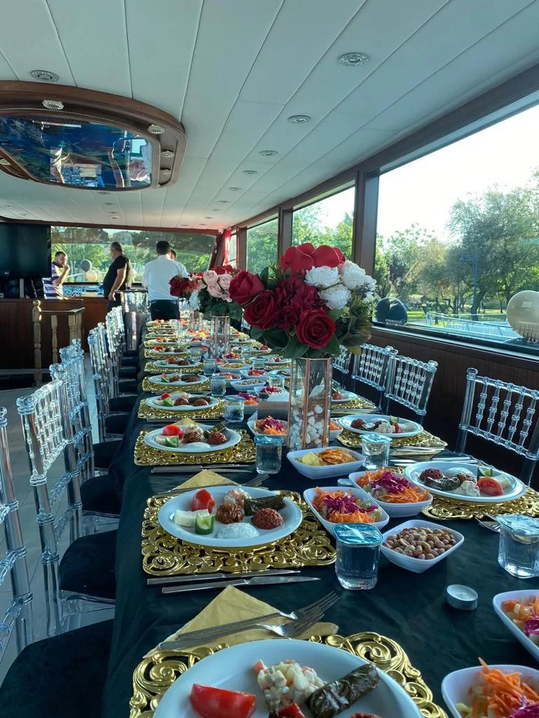 Boğazda Mezuniyet Partisi